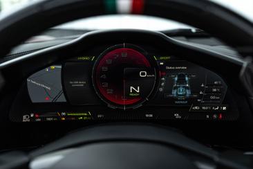 Ferrari SF90 Spider — photo 9