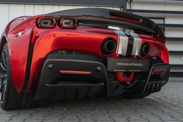 Ferrari SF90 Spider — photo 18