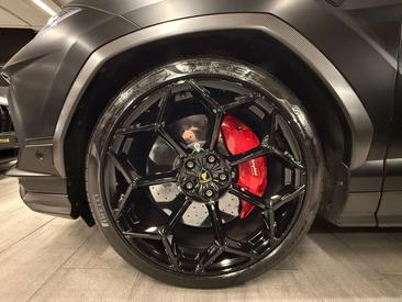 Lamborghini Urus Performante — photo 6