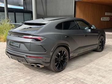 Lamborghini Urus — photo 10
