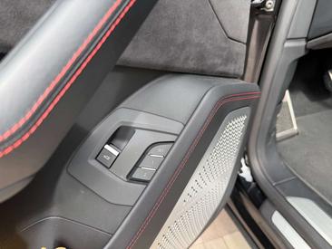 Lamborghini Urus — photo 29