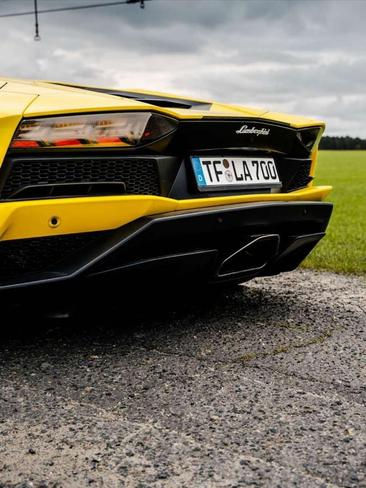 Lamborghini Aventador S — photo 7
