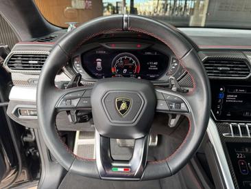 Lamborghini Urus — photo 32