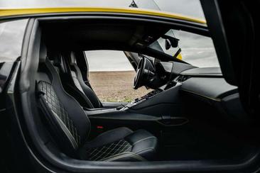 Lamborghini Aventador S — photo 12