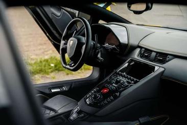 Lamborghini Aventador S — photo 15