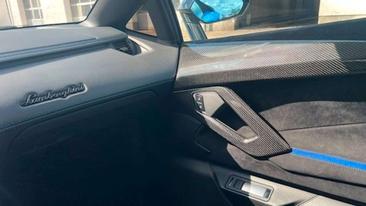 Lamborghini Aventador S — photo 19