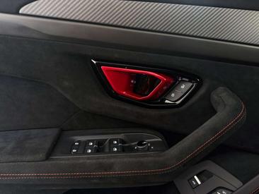 Lamborghini Urus Performante — photo 24