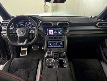 Lamborghini Urus Performante — photo 28