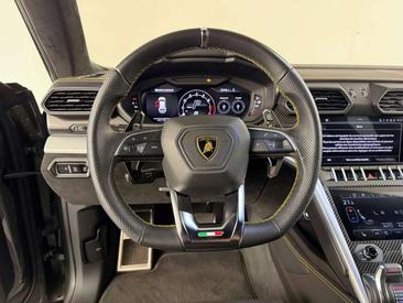 Lamborghini Urus — photo 17