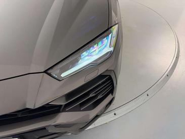 Lamborghini Urus — photo 23