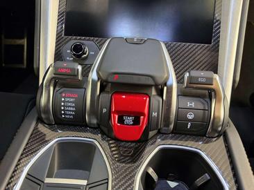 Lamborghini Urus — photo 29
