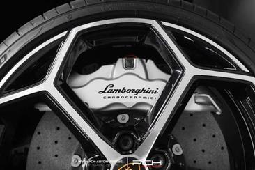 Lamborghini Huracán EVO — photo 29