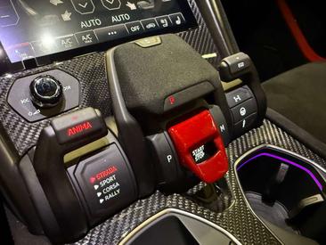 Lamborghini Urus Performante — photo 33