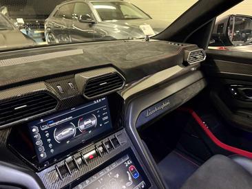 Lamborghini Urus Performante — photo 39