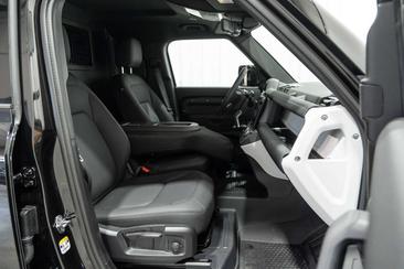 Land Rover Defender 110 Hard Top D250 — photo 17