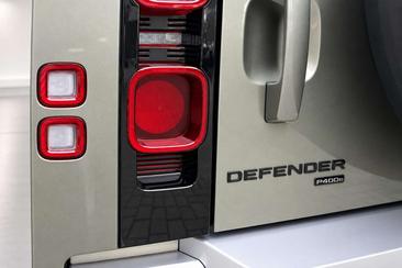 Land Rover Defender 110 P400e — photo 7