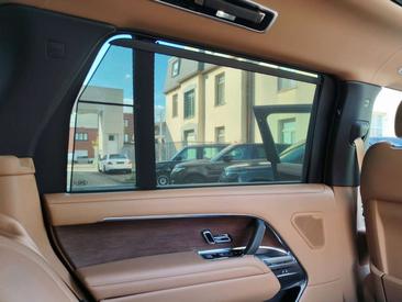 Land Rover Range Rover P440e — photo 13