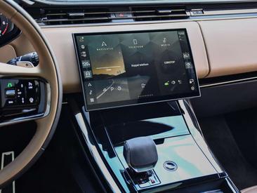 Land Rover Range Rover Sport P550e — photo 14