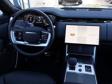 Land Rover Range Rover P460e — photo 4