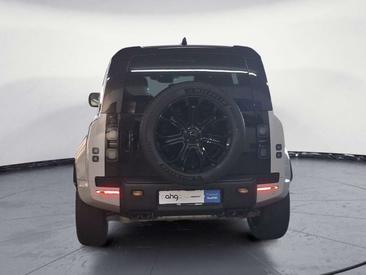 Land Rover Defender P635 — photo 4