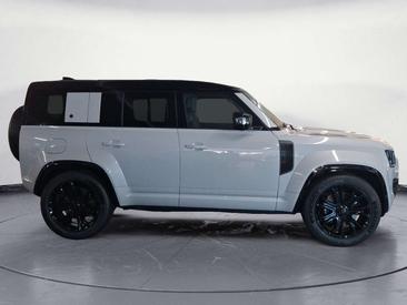 Land Rover Defender P635 — photo 5