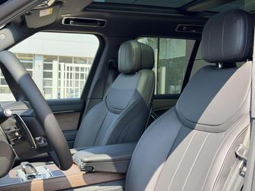 Land Rover Range Rover P460e — photo 4