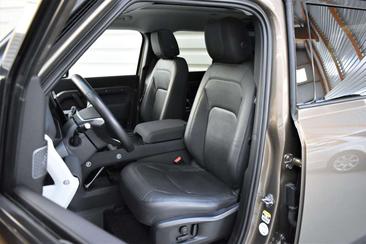 Land Rover Defender 90 D250 MHEV — photo 8