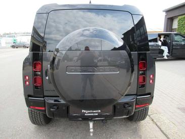 Land Rover Defender 110 P400e — photo 6