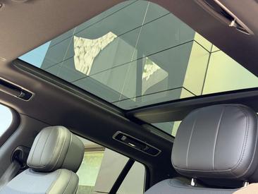 Land Rover Range Rover P460e — photo 13