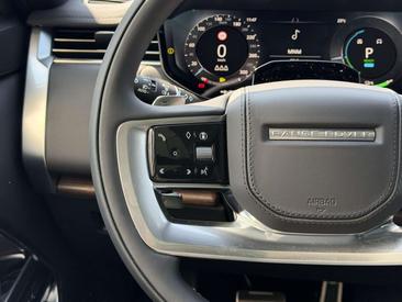 Land Rover Range Rover P460e — photo 17