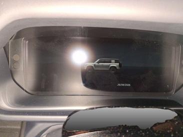 Land Rover Defender P635 — photo 10