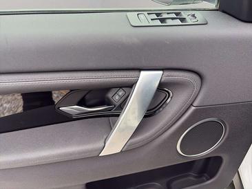 Land Rover Discovery Sport TD4 — photo 8