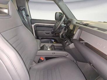 Land Rover Defender P635 — photo 12