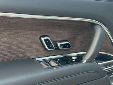 Land Rover Range Rover P460e — photo 27