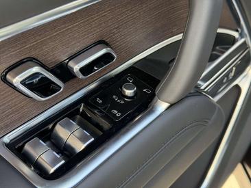 Land Rover Range Rover P460e — photo 28