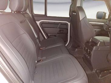 Land Rover Defender P635 — photo 13