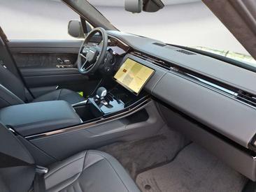 Land Rover Range Rover Sport P550e — photo 12