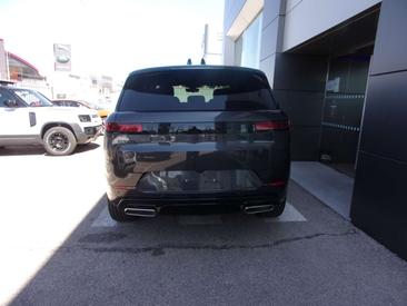 Land Rover Range Rover Sport P460e — photo 11