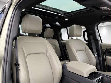 Land Rover Defender 110 P400e — photo 30