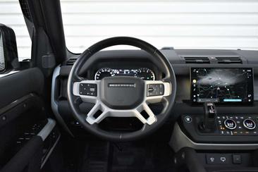 Land Rover Defender 90 D250 MHEV — photo 18