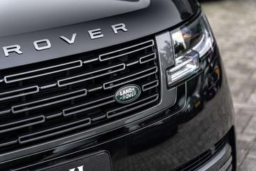 Land Rover Range Rover P550e — photo 22