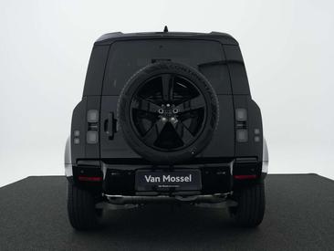 Land Rover Defender 110 P300e — photo 5