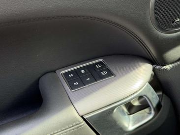 Land Rover Range Rover Sport P400e — photo 27