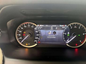 Land Rover Discovery Sport D200 — photo 16