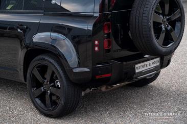 Land Rover Defender 110 P400e — photo 10