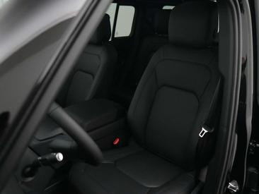 Land Rover Defender 110 P300e — photo 10
