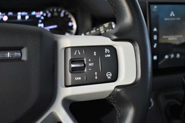 Land Rover Defender 90 D250 MHEV — photo 26