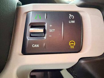 Land Rover Defender 90 D250 MHEV — photo 9