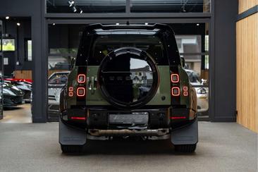 Land Rover Defender 110 P300e — photo 4