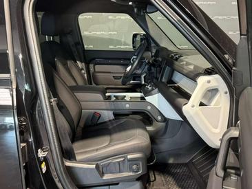 Land Rover Defender 90 D200 MHEV — photo 10